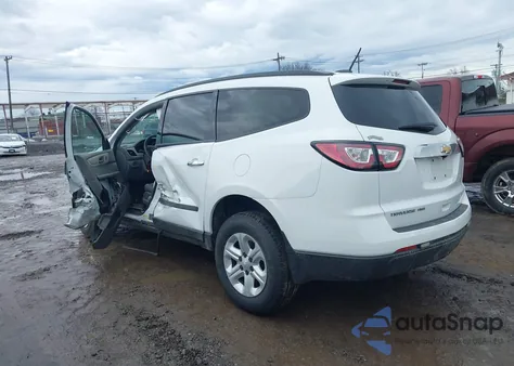 2017 Chevrolet Traverse Ls z USA, uszkodzony, nr VIN 1GNKVFED0HJ197306